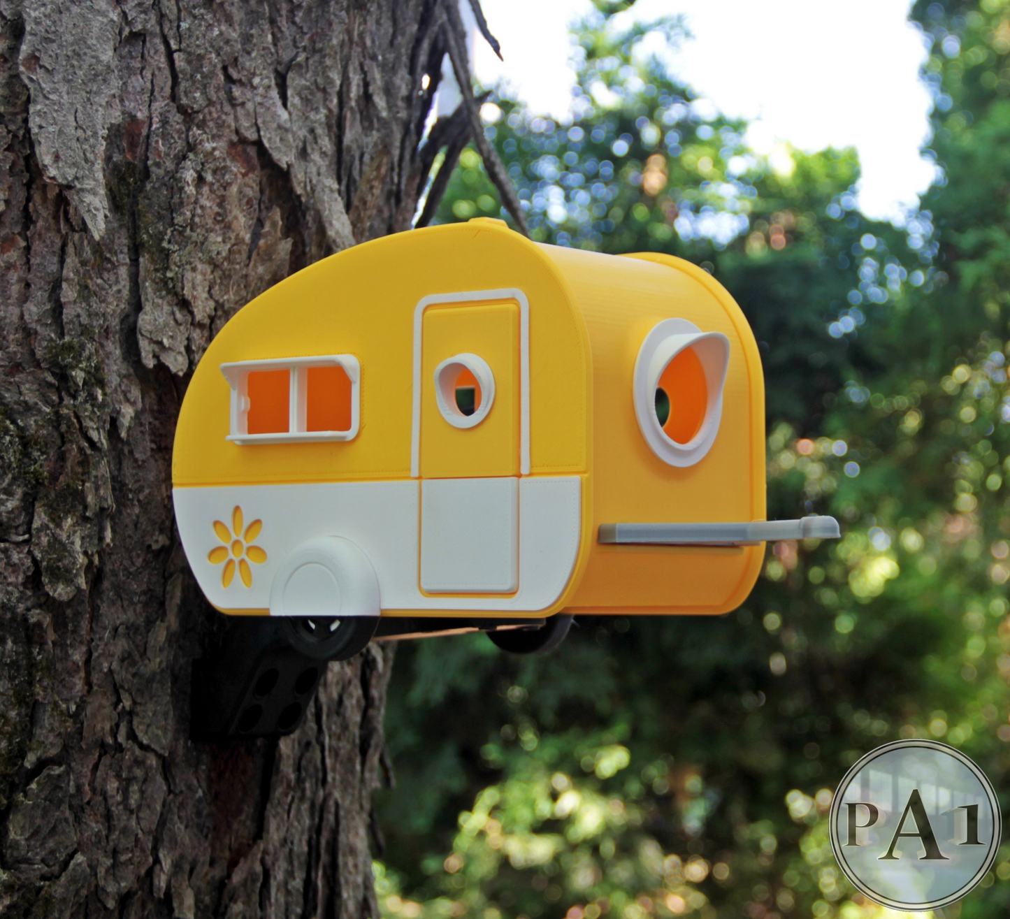 Vogelhaus im Wohnwagen-Design – Das perfekte Geschenk für Campingfans!